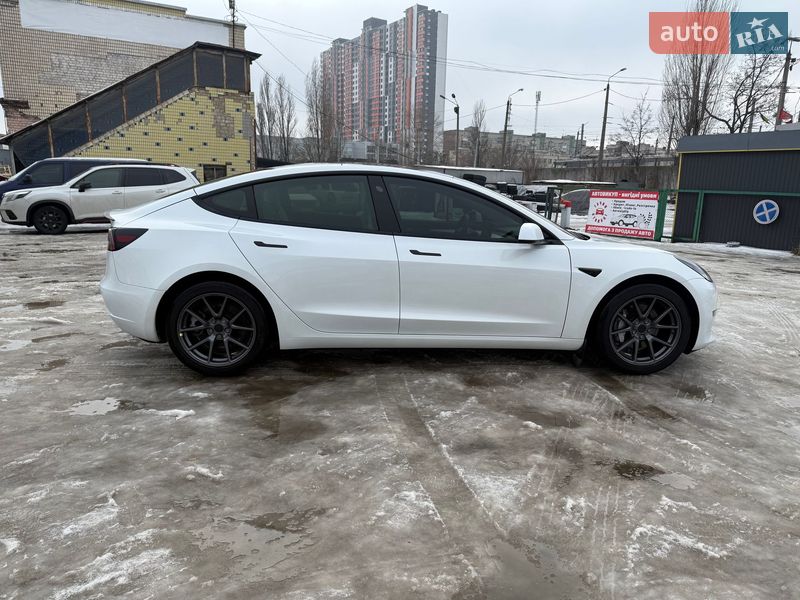 Седан Tesla Model 3 2023 в Киеве фото 24 Седан Tesla Model 3 2023 в Киеве