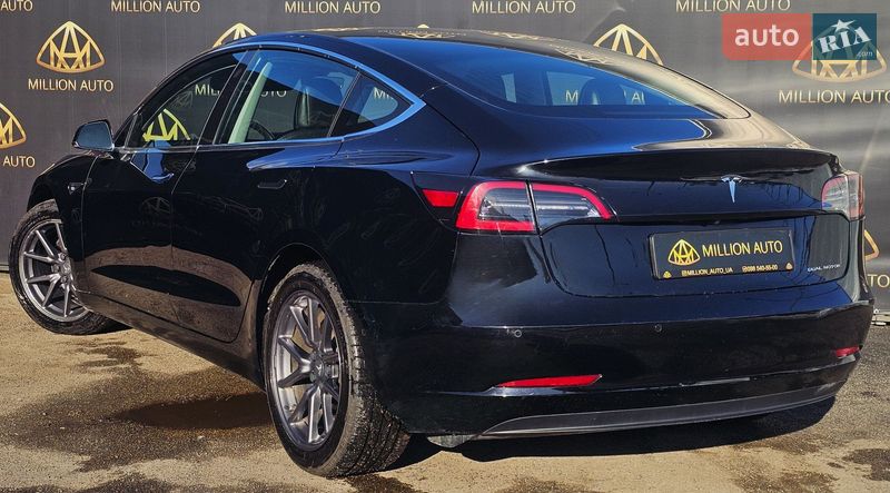Седан Tesla Model 3 2019 в Києві
