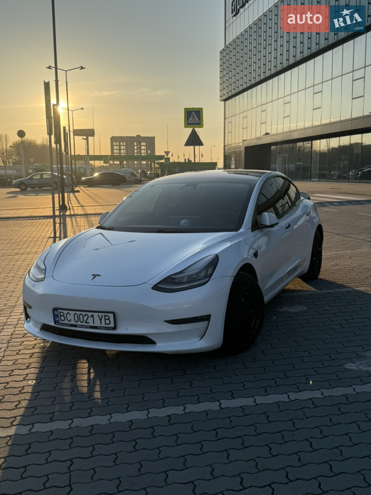 2018 Tesla Model 3 - фото 1