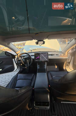 Седан Tesla Model 3 2018 в Суховоле