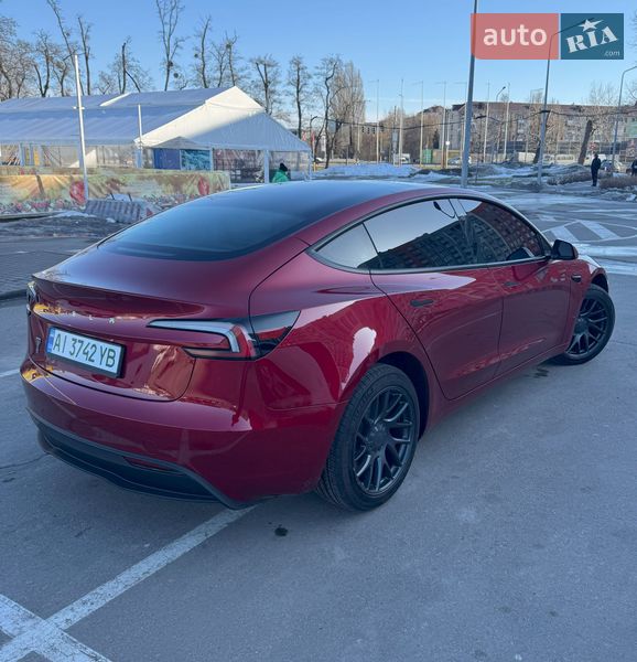 Седан Tesla Model 3 2025 в Києві