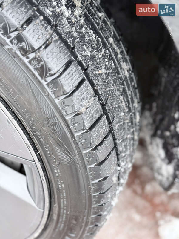 Седан Tesla Model 3 2023 в Стрию