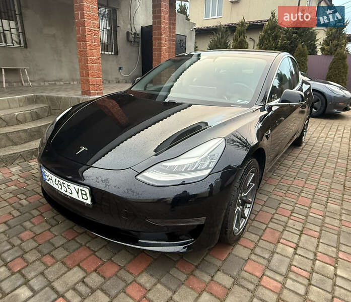 Tesla Model 3 2020