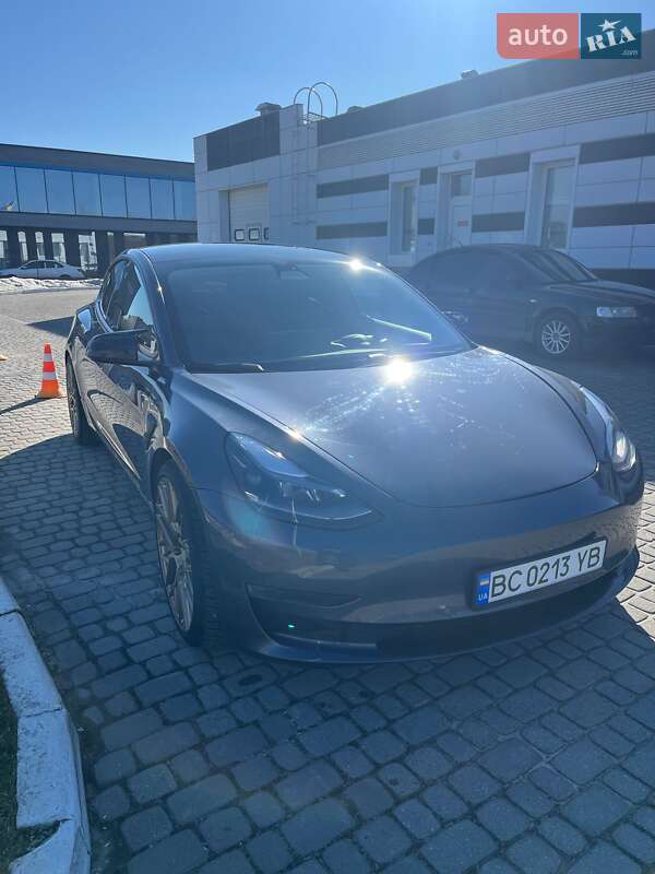 Седан Tesla Model 3 2021 в Львові