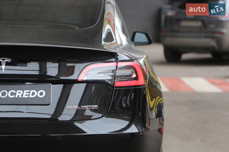 Седан Tesla Model 3 2022 в Києві