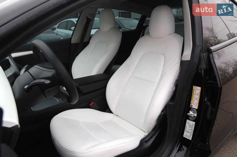 Седан Tesla Model 3 2022 в Києві