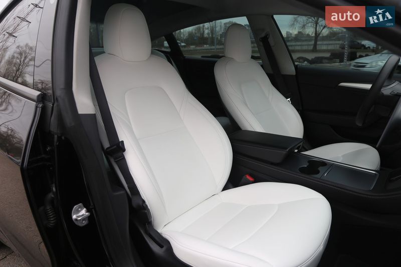 Седан Tesla Model 3 2022 в Києві