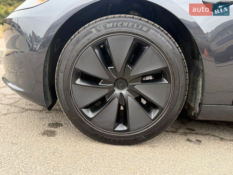 Седан Tesla Model 3 2024 в Днепре