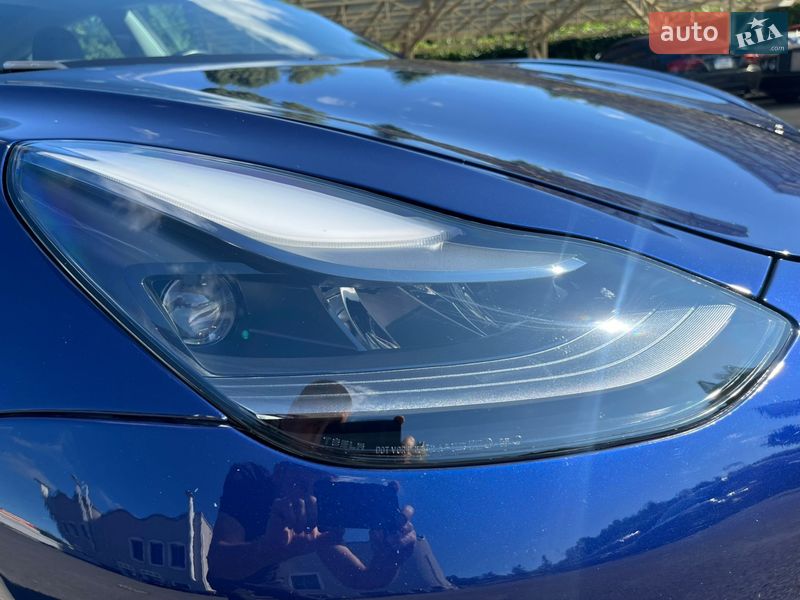 Седан Tesla Model 3 2019 в Киеве