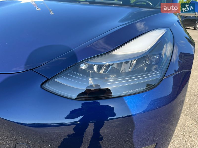 Седан Tesla Model 3 2019 в Киеве