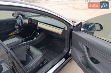 Седан Tesla Model 3 2019 в Ірпені