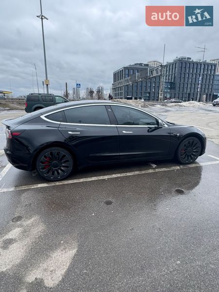 Седан Tesla Model 3 2018 в Киеве