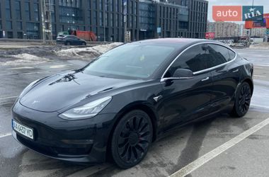 Седан Tesla Model 3 2018 в Киеве