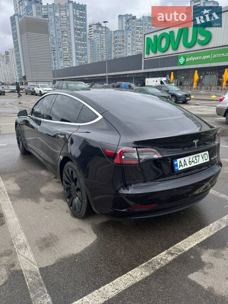 Седан Tesla Model 3 2018 в Киеве