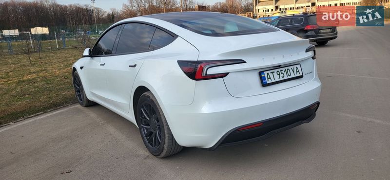 Седан Tesla Model 3 2025 в Ивано-Франковске