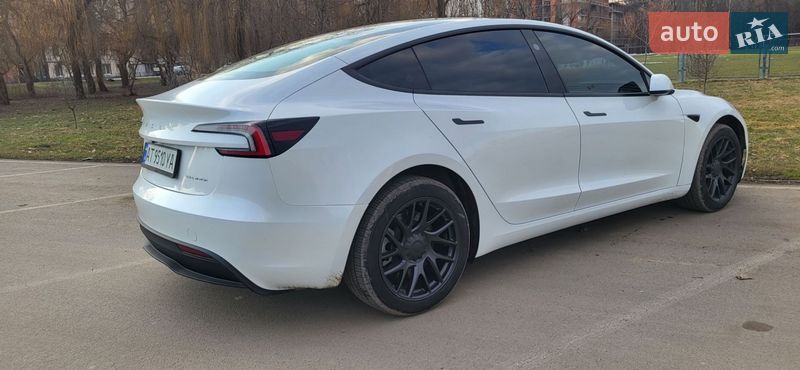 Седан Tesla Model 3 2025 в Ивано-Франковске
