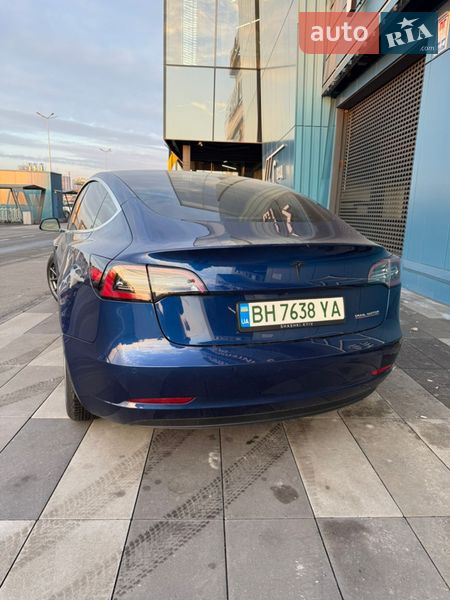 Седан Tesla Model 3 2019 в Киеве