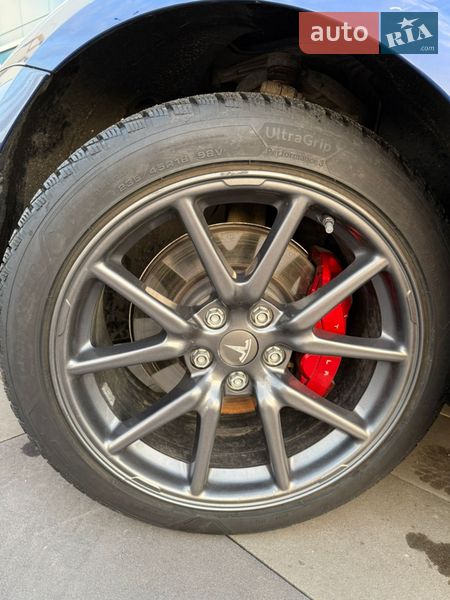 Седан Tesla Model 3 2019 в Киеве