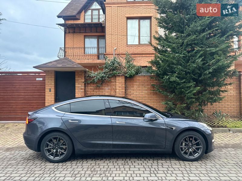Седан Tesla Model 3 2019 в Одессе