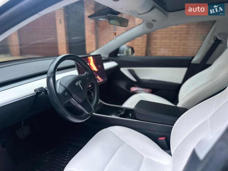 Седан Tesla Model 3 2019 в Одессе