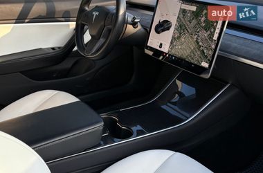 Седан Tesla Model 3 2018 в Черкассах