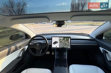Седан Tesla Model 3 2018 в Черкассах