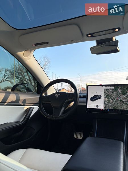 Седан Tesla Model 3 2018 в Черкасах