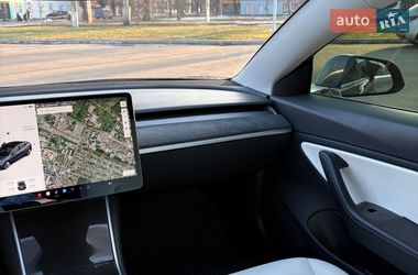Седан Tesla Model 3 2018 в Черкассах