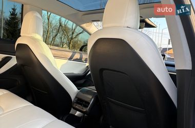 Седан Tesla Model 3 2018 в Черкассах