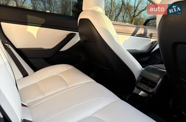 Седан Tesla Model 3 2018 в Черкассах