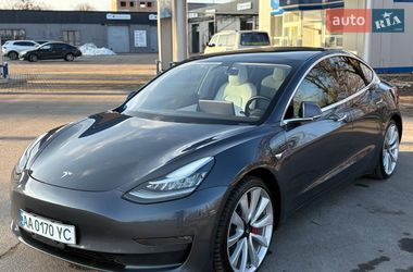Седан Tesla Model 3 2018 в Черкассах