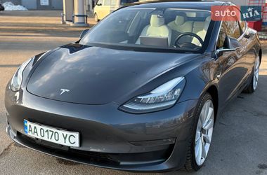 Седан Tesla Model 3 2018 в Черкассах