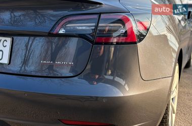 Седан Tesla Model 3 2018 в Черкассах