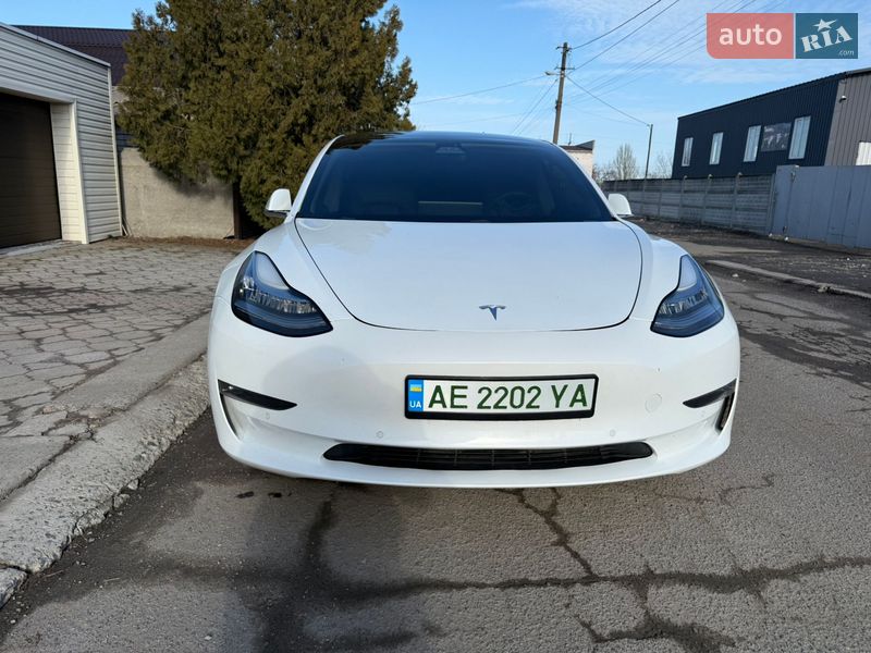 Седан Tesla Model 3 2018 в Дніпрі