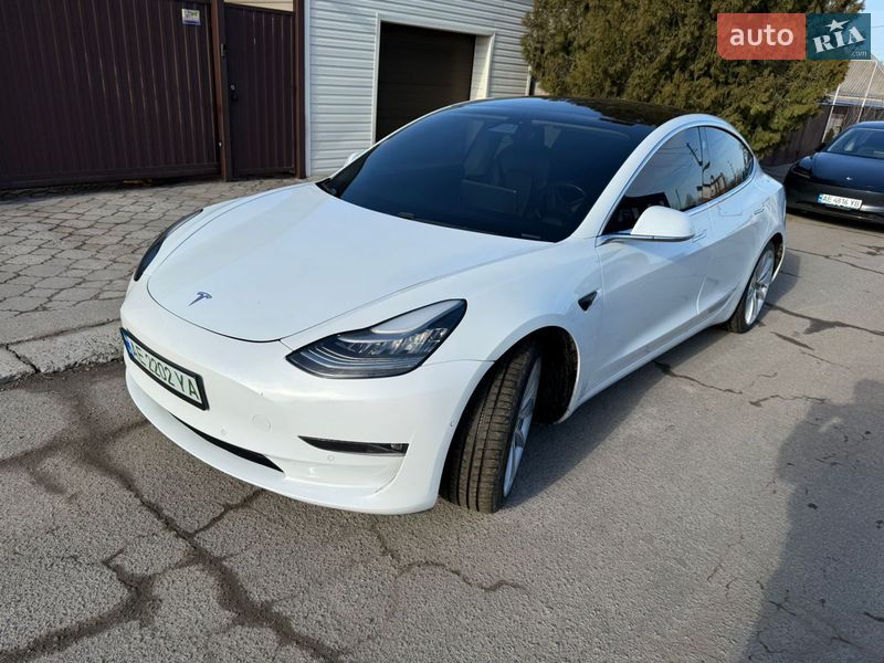 Седан Tesla Model 3 2018 в Дніпрі