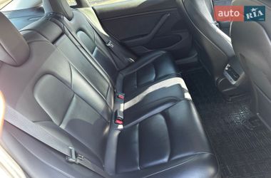 Седан Tesla Model 3 2019 в Львове