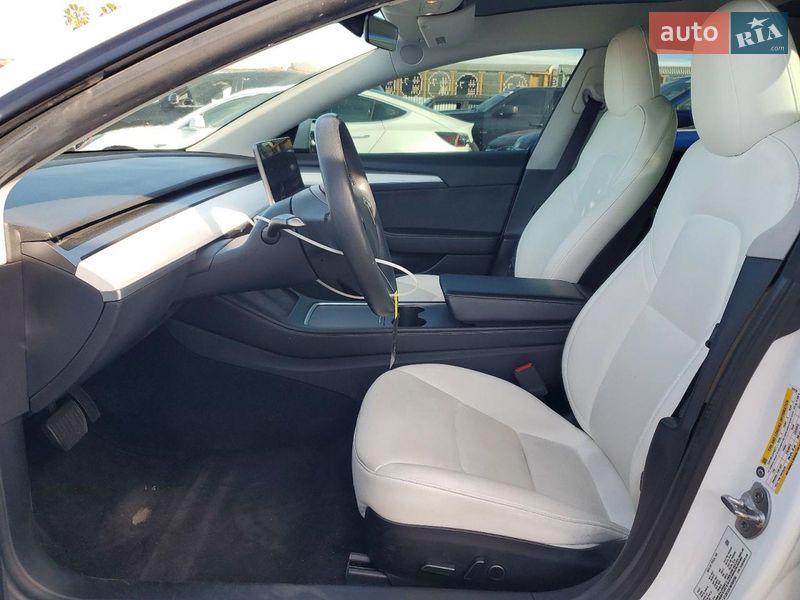 Седан Tesla Model 3 2021 в Львові