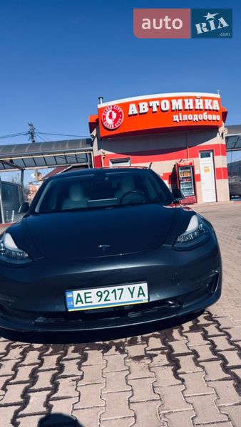 Седан Tesla Model 3 2018 в Днепре