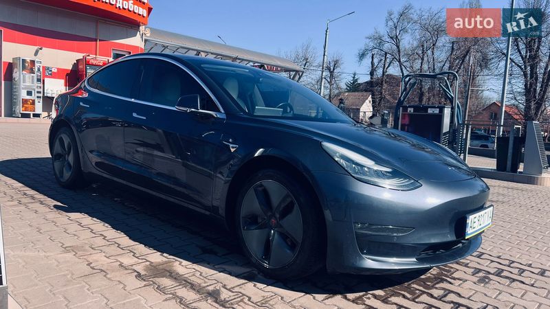 Седан Tesla Model 3 2018 в Днепре