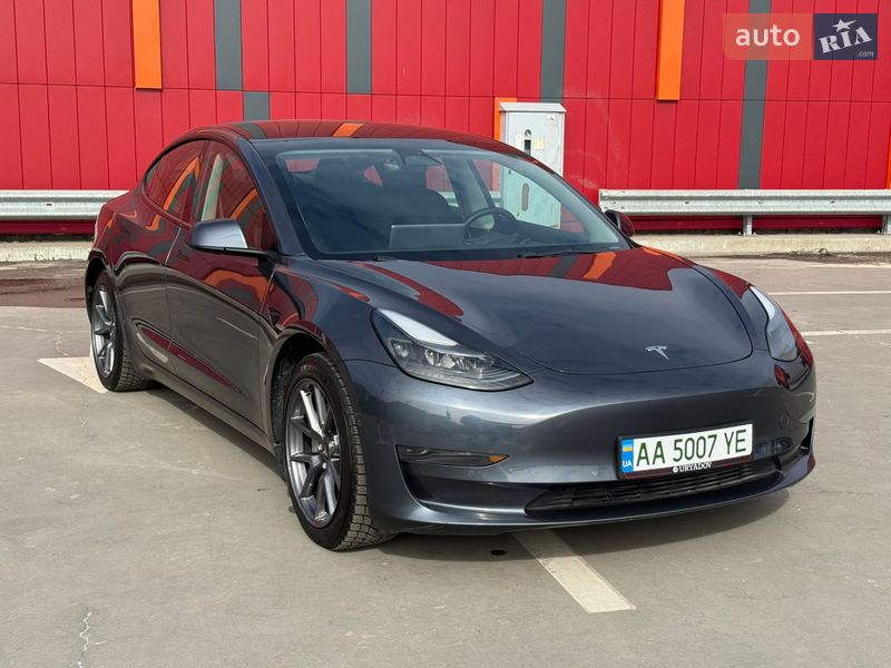 Tesla Model 3 2022