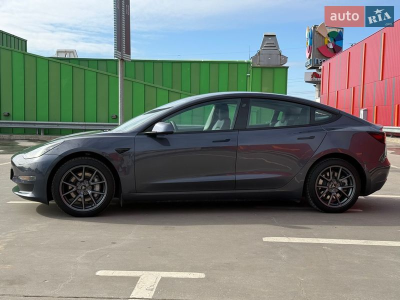 Седан Tesla Model 3 2022 в Києві