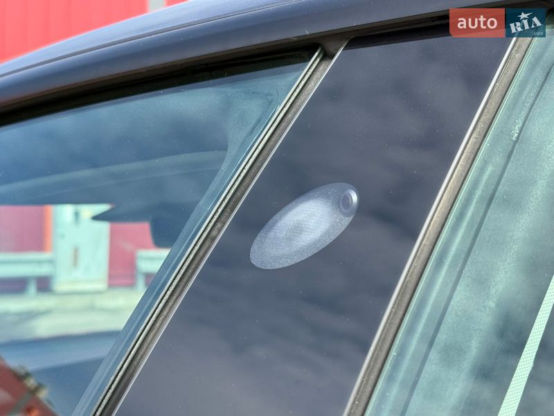 Седан Tesla Model 3 2022 в Києві