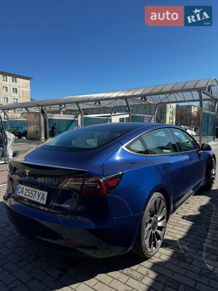 Седан Tesla Model 3 2023 в Черкассах