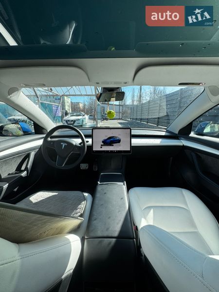 Седан Tesla Model 3 2023 в Черкассах