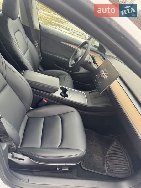 Седан Tesla Model 3 2022 в Новой Водолаге