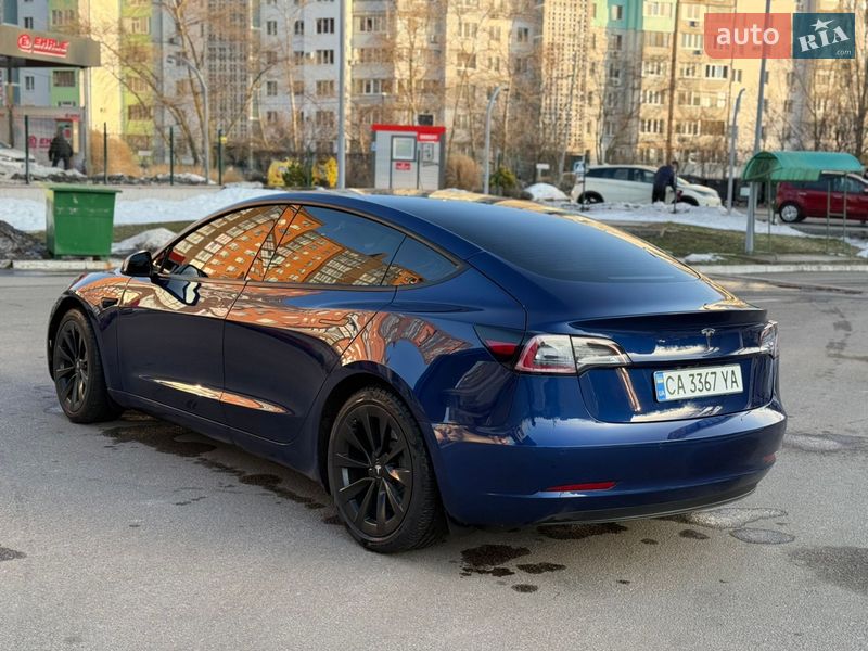 Седан Tesla Model 3 2022 в Черкасах