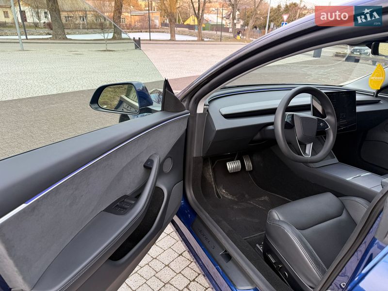 Седан Tesla Model 3 2024 в Львові