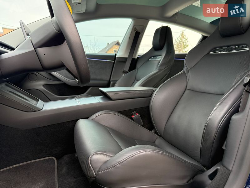 Седан Tesla Model 3 2024 в Львові