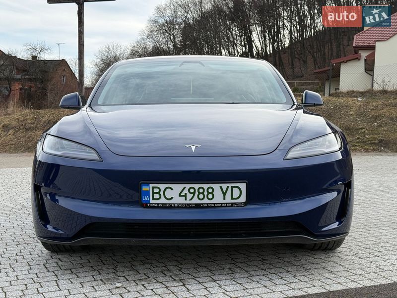 Седан Tesla Model 3 2024 в Львові