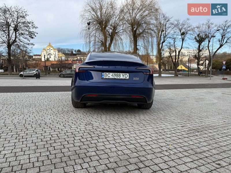 Седан Tesla Model 3 2024 в Львові